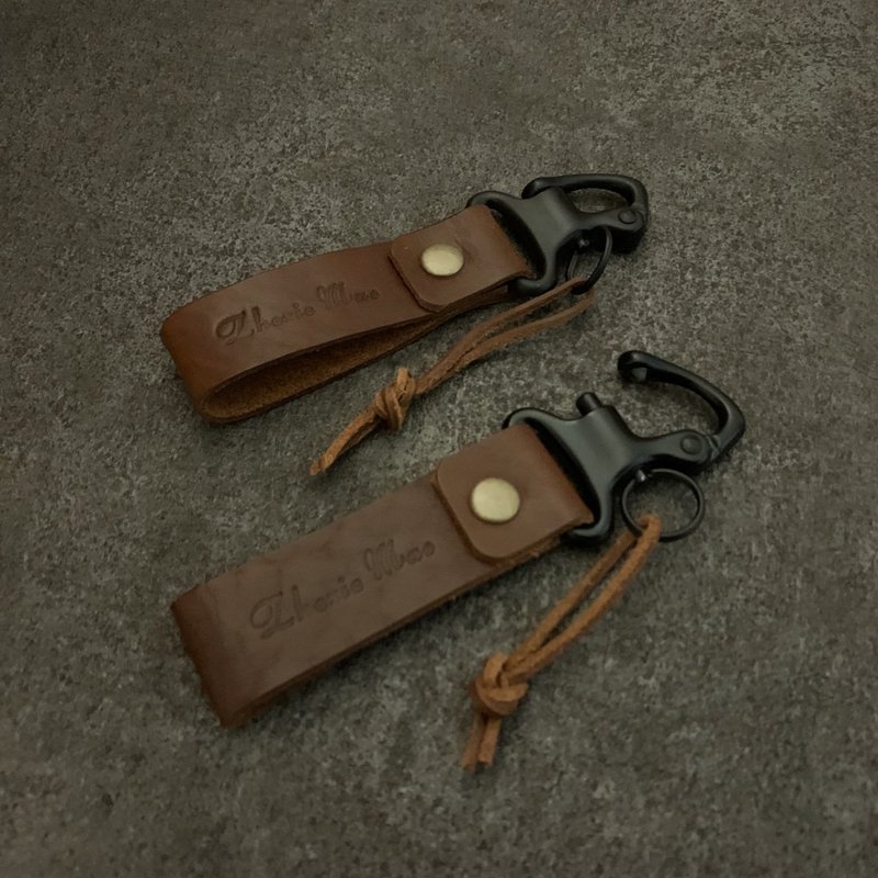 【定制】质感黑扣 皮革钥匙圈 定制化礼物 礼盒 刻字 情人 礼盒 - 钥匙链/钥匙包 - 真皮 咖啡色