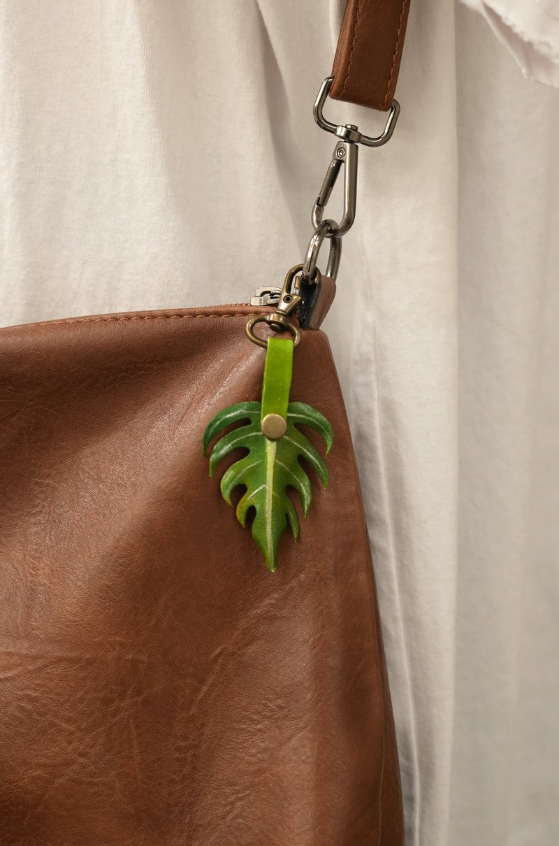 圣诞礼物 皮革观叶吊饰  适合圣诞交换的小礼物 疗愈小物 - 钥匙链/钥匙包 - 真皮 绿色