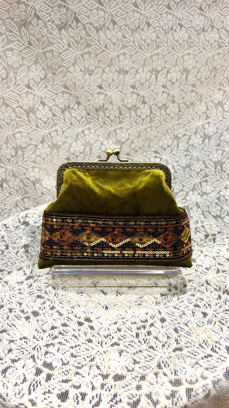 MBC 人手制 12cm方形口金 丝绒刺绣带 圣诞绿黑色刺绣带 - 侧背包/斜挎包 - 棉．麻 绿色