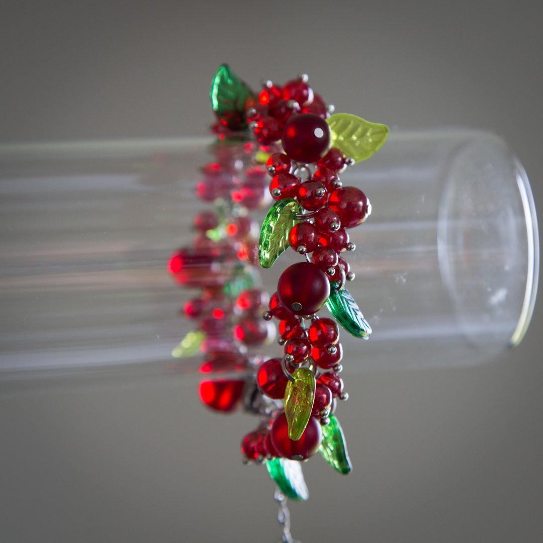 Red beaded bracelet - 手链/手环 - 玻璃 红色