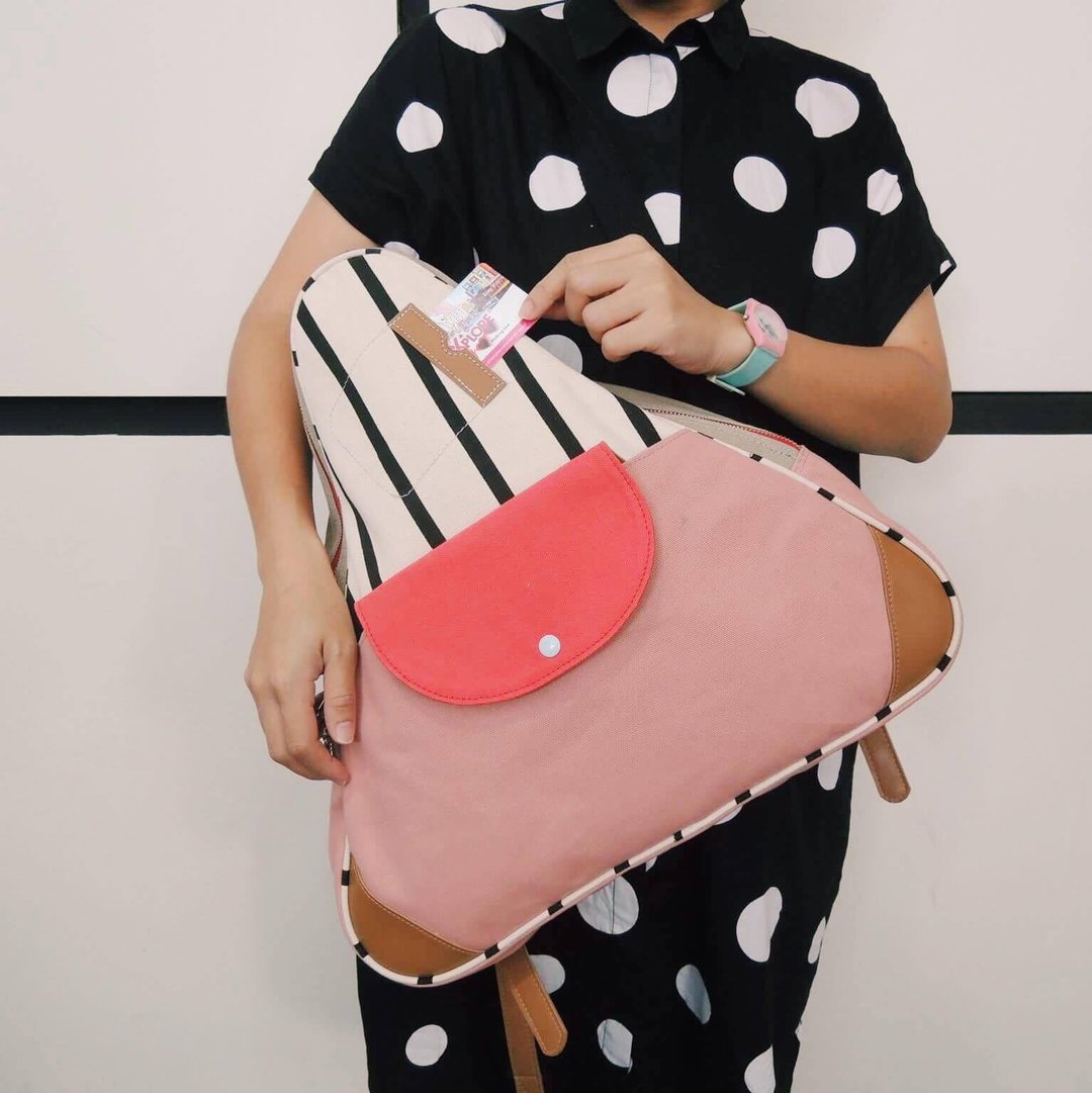 Triangle backpack bag pink colour - 后背包/双肩包 - 其他材质 粉红色