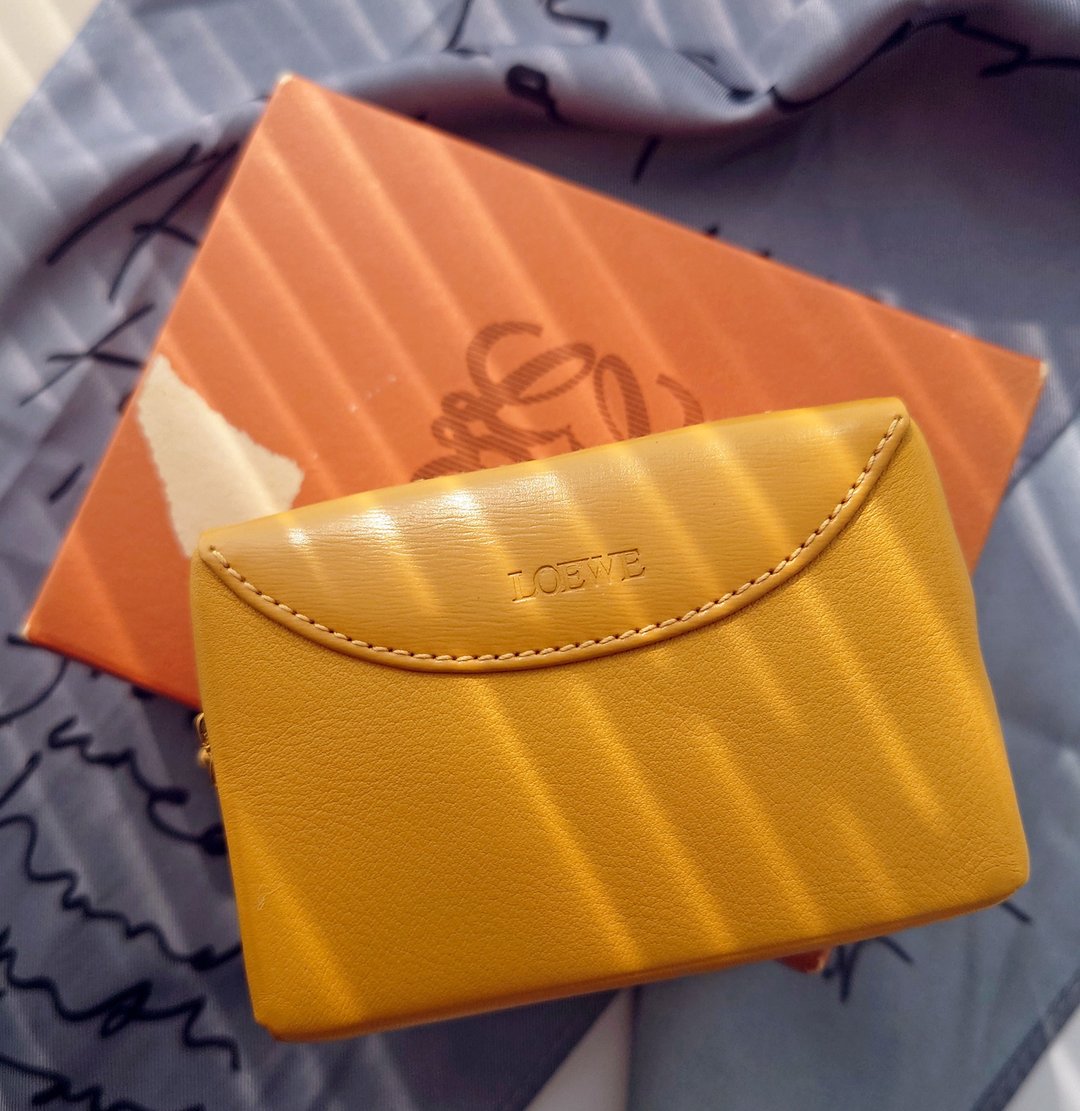闲置品连盒 Loewe 方块小收纳包 钱包零钱夹 零钱包散银包 散纸包 - 皮夹/钱包 - 真皮 黄色