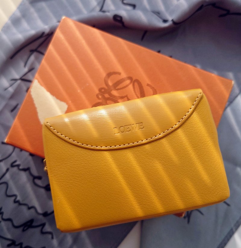 闲置品连盒 Loewe 方块小收纳包 钱包零钱夹 零钱包散银包 散纸包 - 皮夹/钱包 - 真皮 黄色