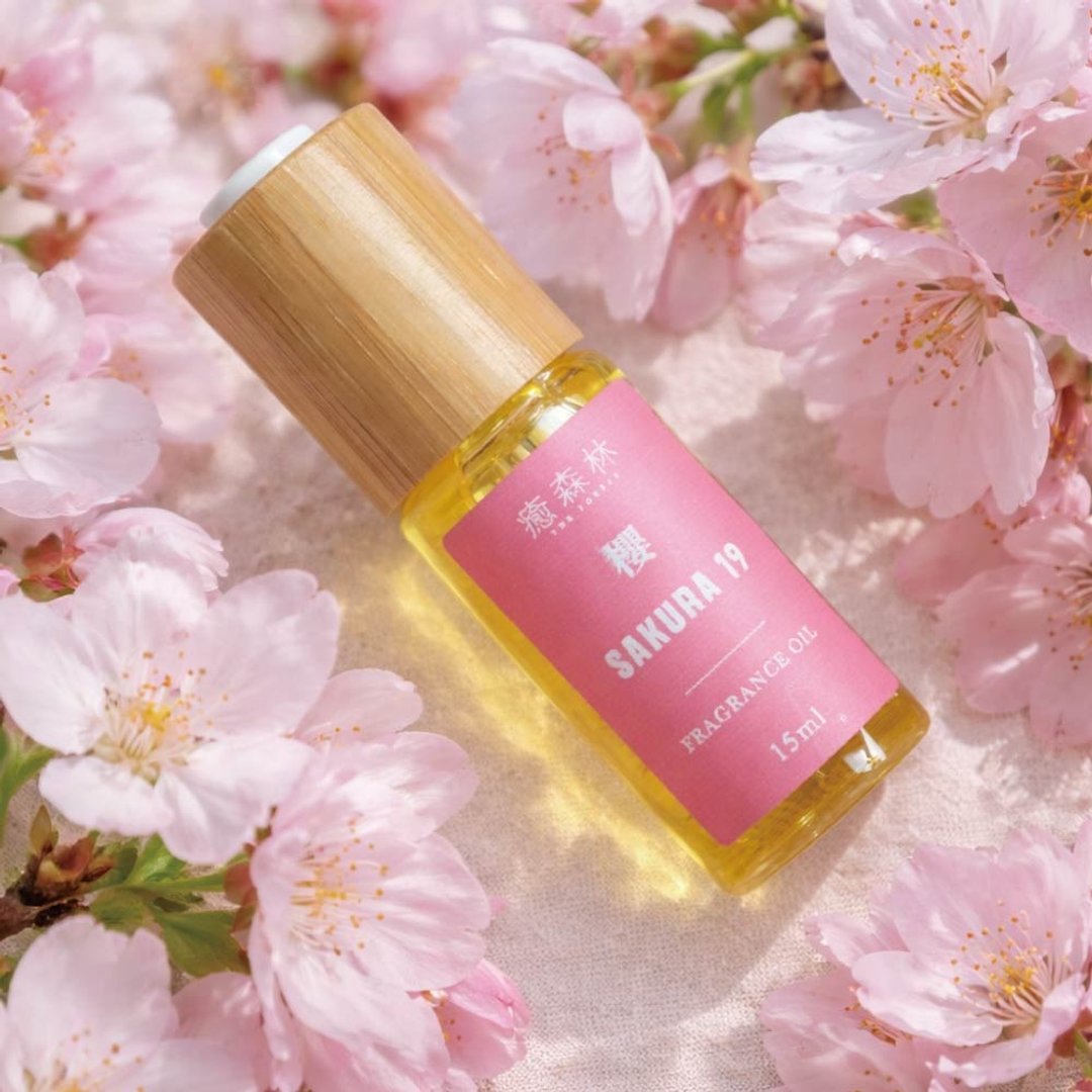 SAKURA 19 空间香氛油 15ml | 樱花花香调 | 居家扩香香氛油 - 香薰/精油/线香 - 玻璃 粉红色