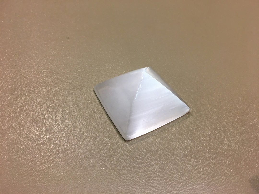 石膏三角形摆件 - 有助去除负能量和净化 - 摆饰 - 水晶 