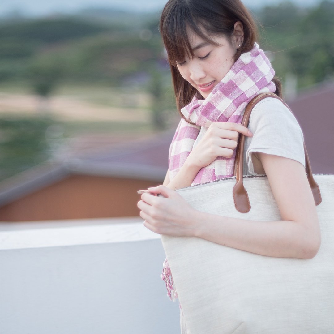 Medium Plaid Scarves Hand Woven and Botanical Dyed Cotton Pink Color - 丝巾 - 棉 粉红色