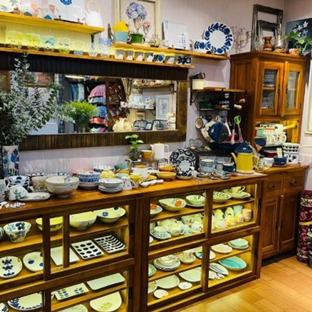 【吉迪市100%全柚木家具】HYSS136 柚木玻璃展示滑门收纳柜 - 其他家具 - 木头 咖啡色