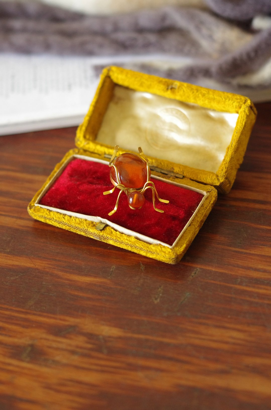 老又好杂货 超级美的古董黄红绒布珠宝盒 饰品盒 w394 - 其他 - 其他金属 金色