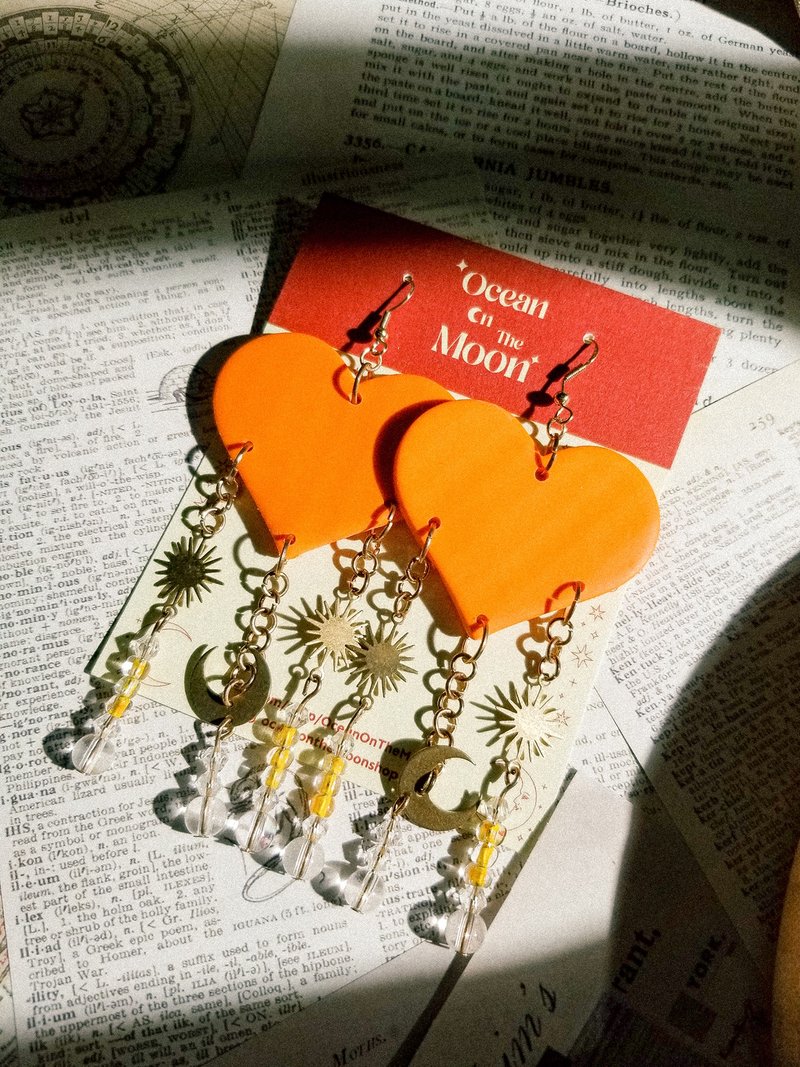 原创手作 Ocean On The Moon - 夸张大爱心流苏软陶耳环/耳夹 - 耳环/耳夹 - 陶 粉红色