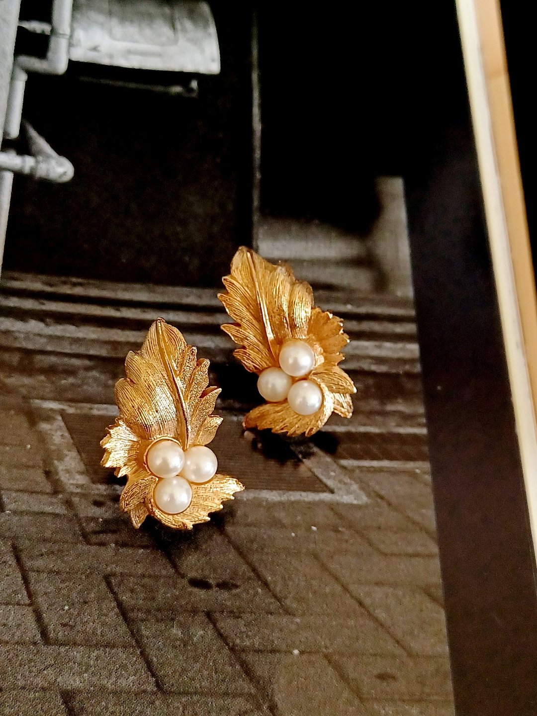 vintage jewelry SARAH COV刷金蕨叶珍珠 夹式耳环 - 耳环/耳夹 - 其他金属 
