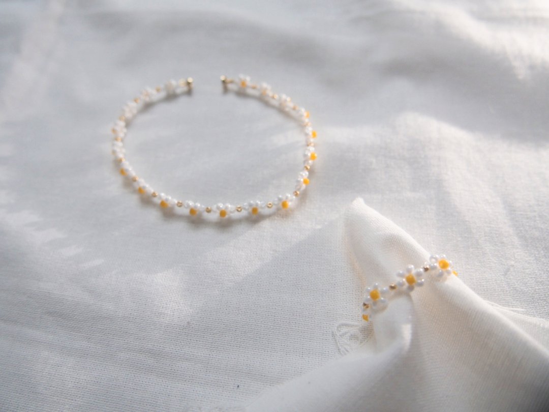 [Set] Bead bracelet and bead ring marguerite Detachable magnet - 手链/手环 - 其他材质 黄色