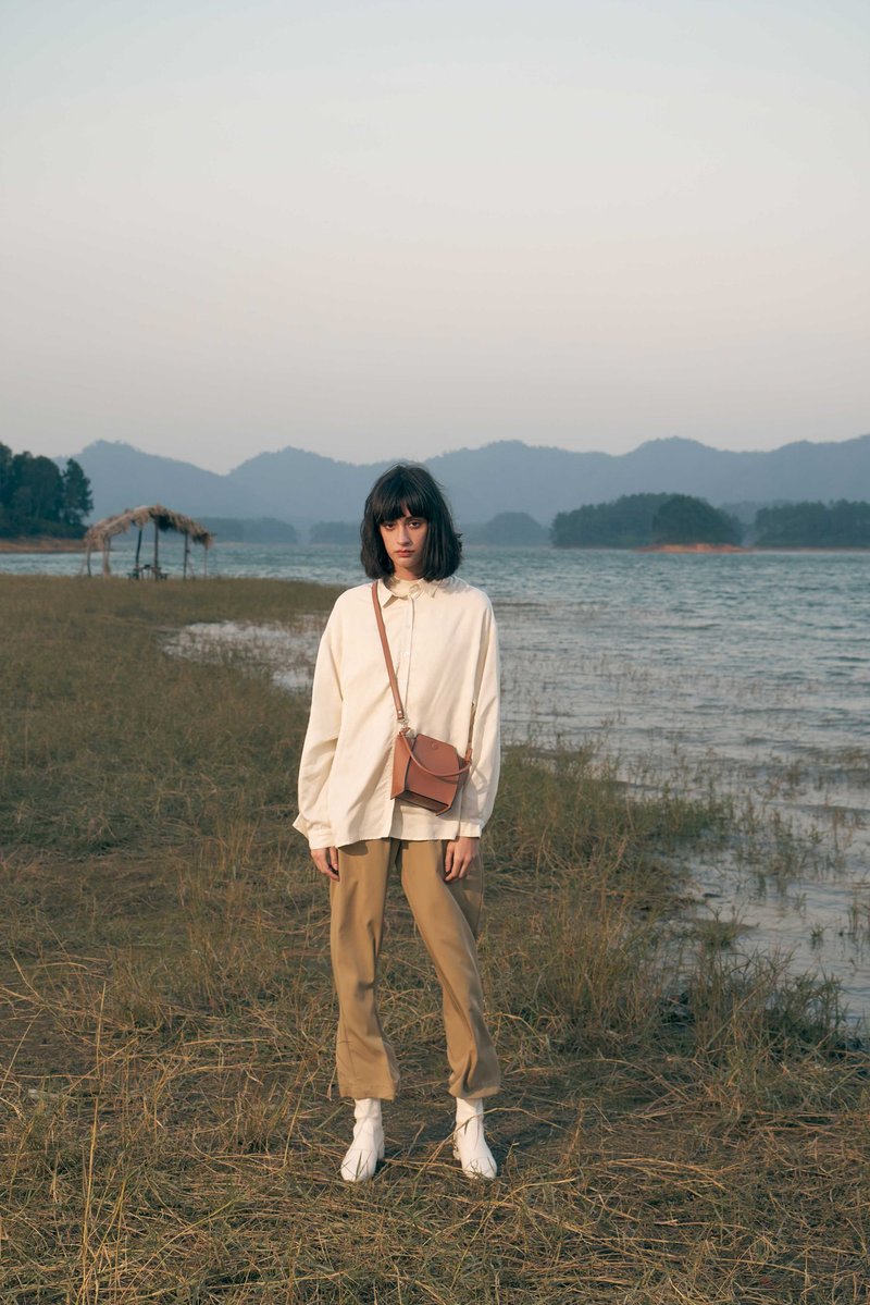 Mini Pine Bag 素皮革牛奶盒造型 手提包 斜背包 侧背包 棕色 - 手提包/手提袋 - 人造皮革 咖啡色