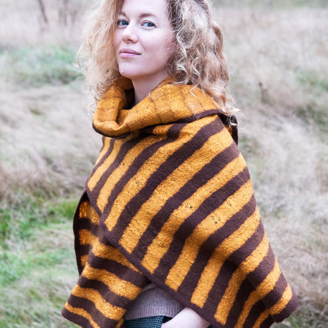 Golden Pharaoh openwork striped light scarf, natural silk, merino wool - 丝巾 - 丝．绢 金色