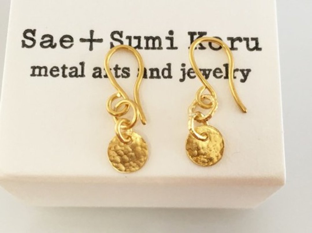 K24 Pure Gold Classic Earrings Pure Gold Classic Earrings Shaking Earrings For Both Ears - 耳环/耳夹 - 其他金属 