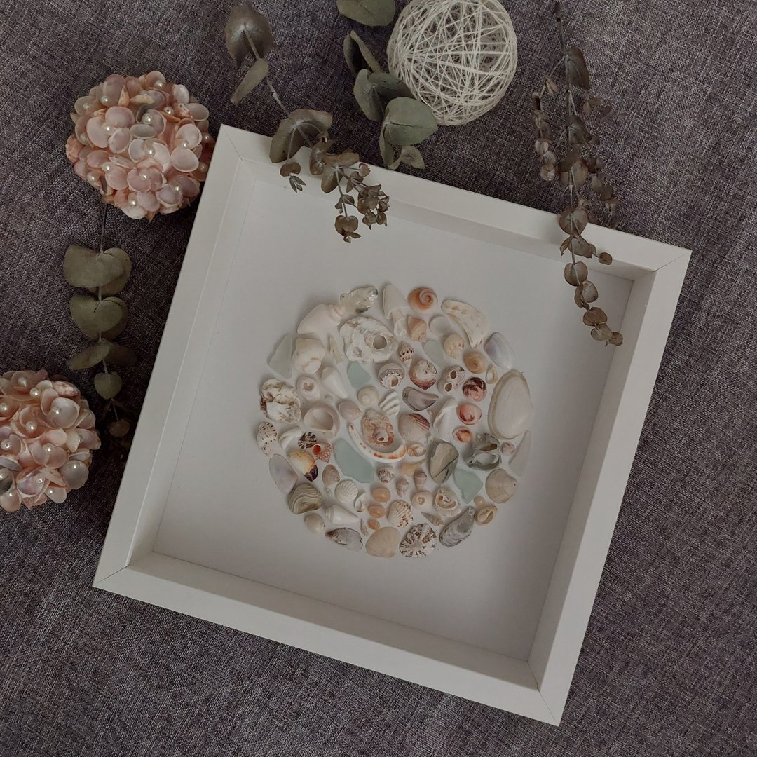 Mosaic Sea glass, shells and pebbles in a shadow box. White shell. Shell Art. - 墙贴/壁贴 - 贝壳 白色