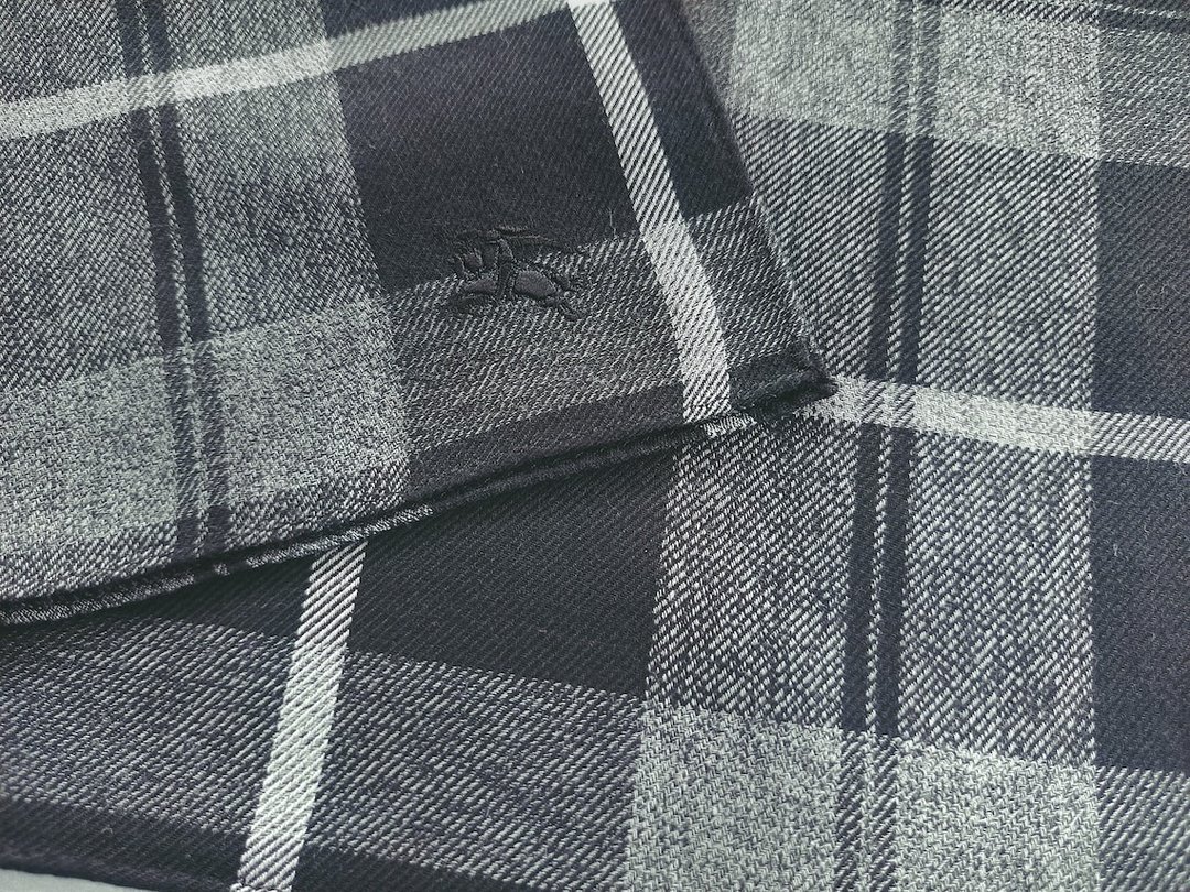 Burberry 复古手帕 灰色格纹 口袋巾 19 x 19 英寸 - 手帕/方巾 - 棉 灰色