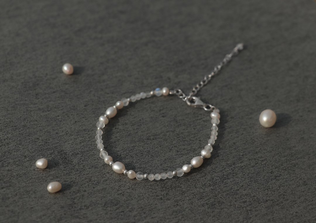 Pearl Bracelet—Moon I 月光石天然珍珠手链 - 手链/手环 - 珍珠 银色