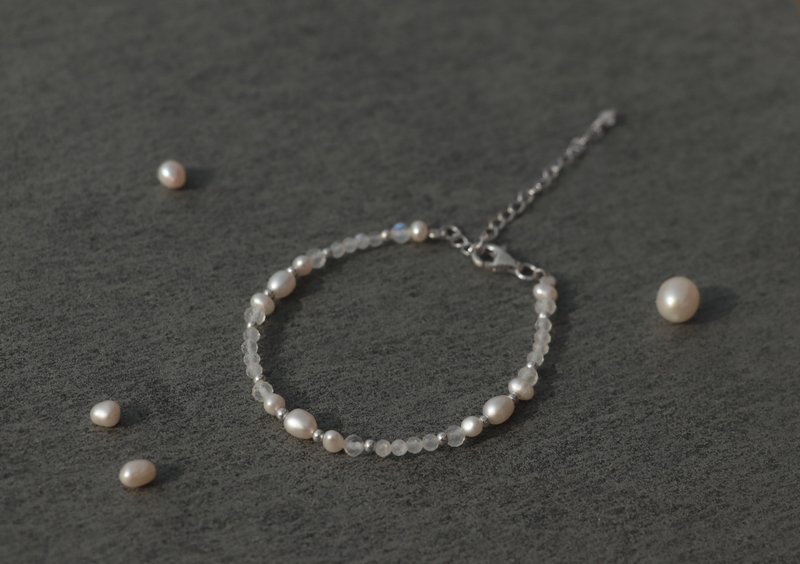 Pearl Bracelet—Moon I 月光石天然珍珠手链 - 手链/手环 - 珍珠 银色