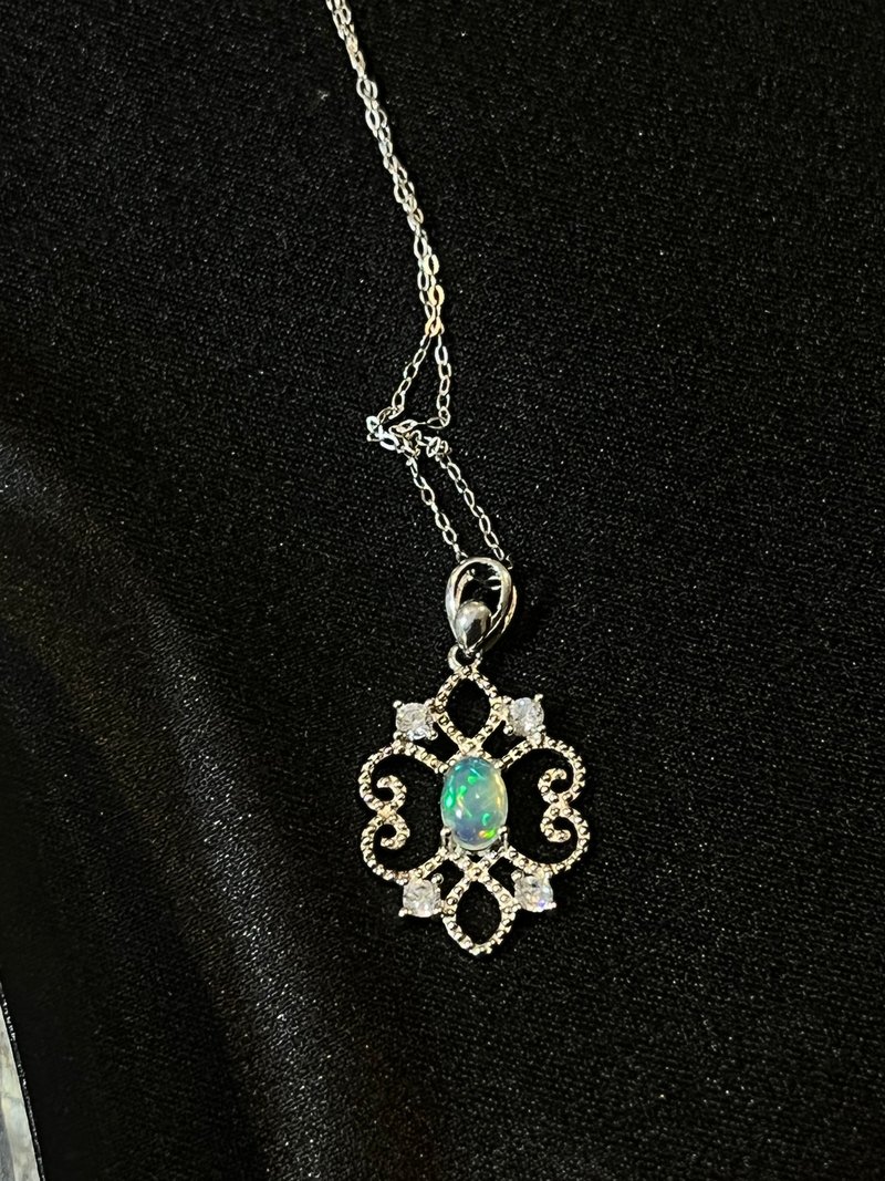 女巫彩宝。s925 Opal 欧泊 蛋白石 项链 。欧式 蕾丝 雕花 欧泊 - 项链 - 半宝石 多色