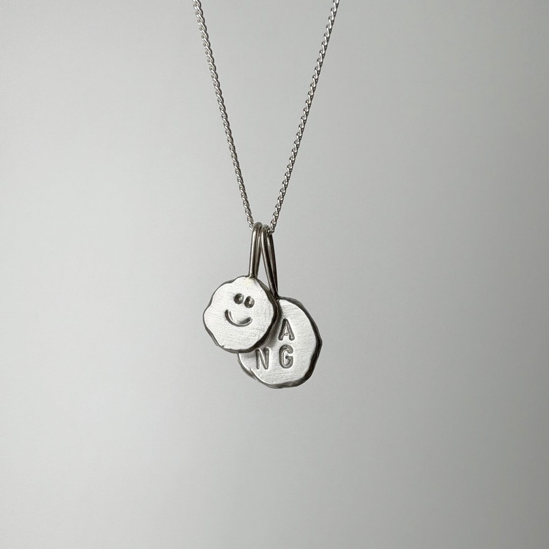 Freeform Initial Pendant 纯银手作刻字坠饰 (*仅坠饰，不含项链) - 项链 - 纯银 银色