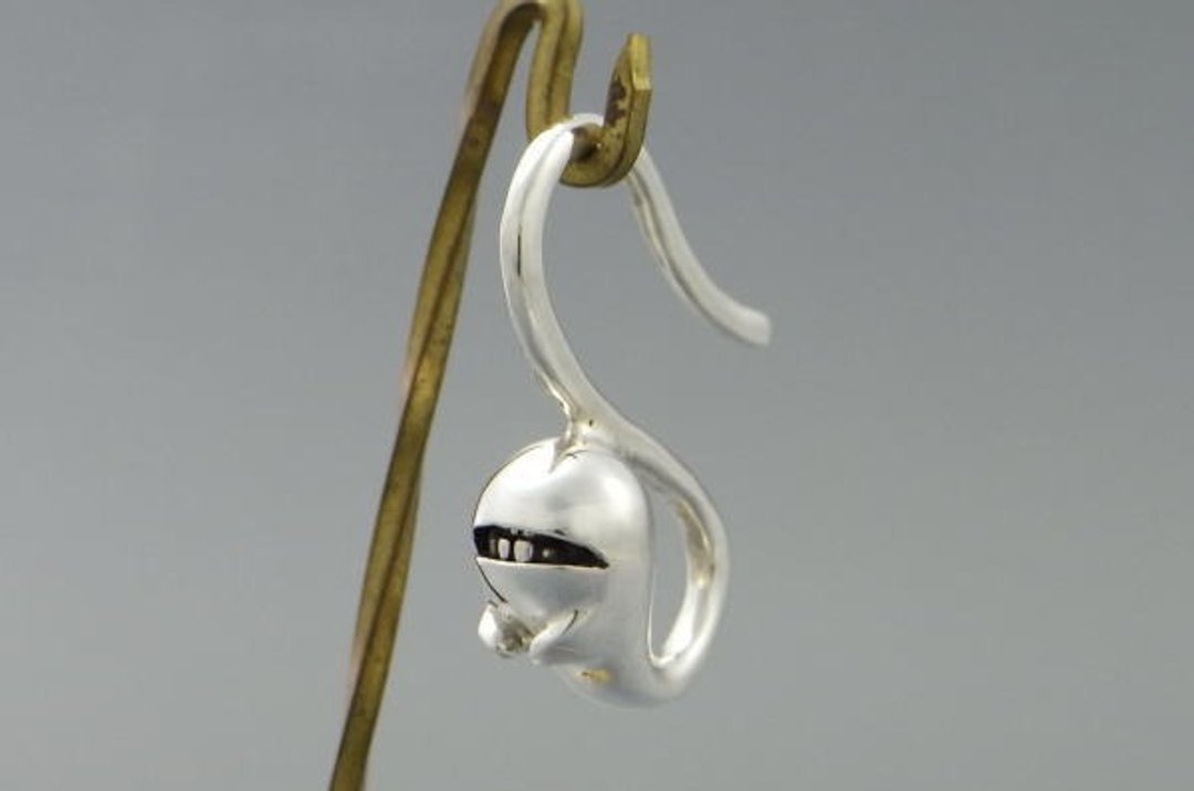 anti smile ghost earring (s_m-O.19) ( 不高兴 情绪不好 幽灵 鬼 鬼魂 亡魂 灵魂 銀 穿孔耳环 ) - 耳环/耳夹 - 纯银 银色
