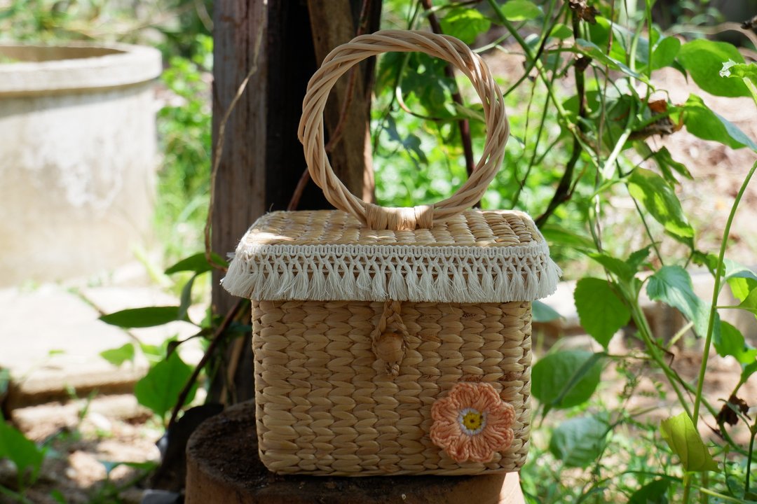 Woven bag, water hyacinth bag handmade bag - 手提包/手提袋 - 植物．花 
