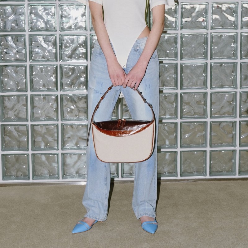 Berlin 焦糖色肩背斜背包 (双色帆布 + 意大利牛皮) - 侧背包/斜挎包 - 其他材质 咖啡色