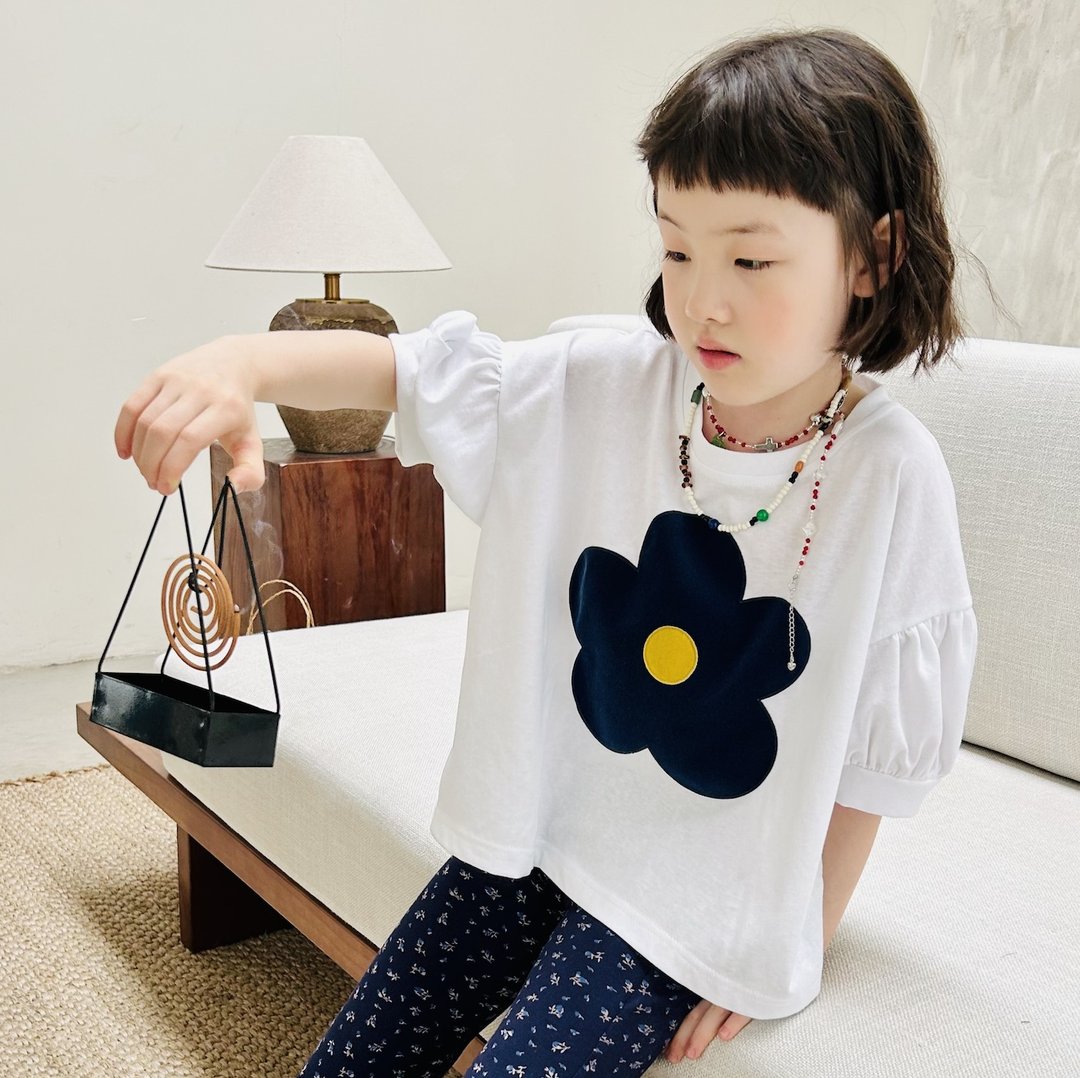 大花朵公主袖白色T恤 / T-shirt 上衣 亲子装 童装 - 童装上衣 - 棉 白色