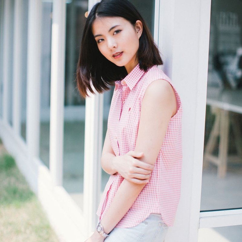 Women Sleeveless: Straight-Normal collar - 女装上衣 - 棉．麻 粉红色