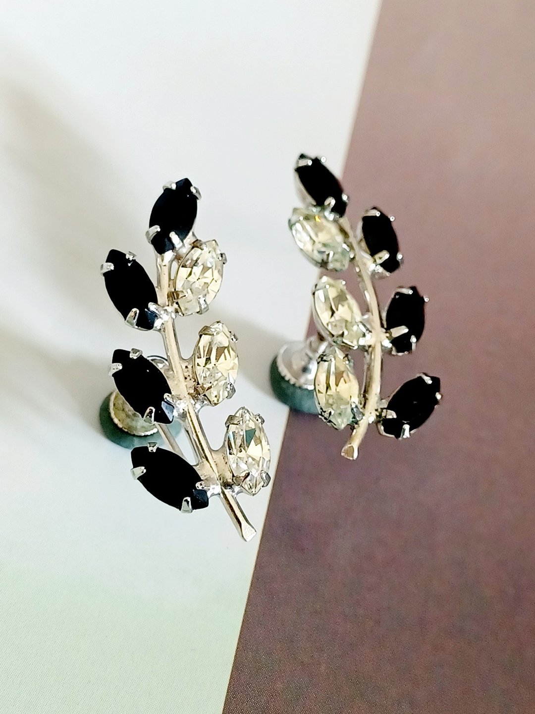 vintage jewelry  典雅立体黑白双色莱茵 夹式耳环 - 耳环/耳夹 - 其他金属 