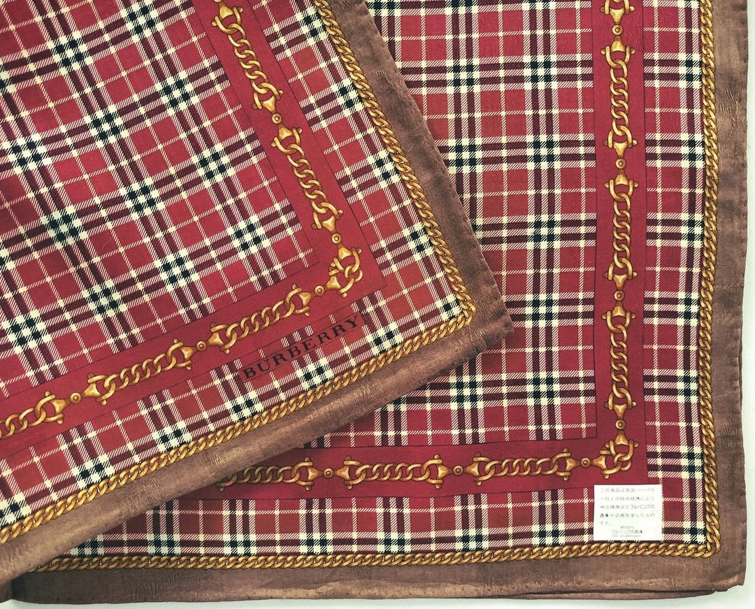 Burberry 复古格纹丝巾缀金色链条边饰 – 红棕色 23 x 23 英寸 - 手帕/方巾 - 棉 红色