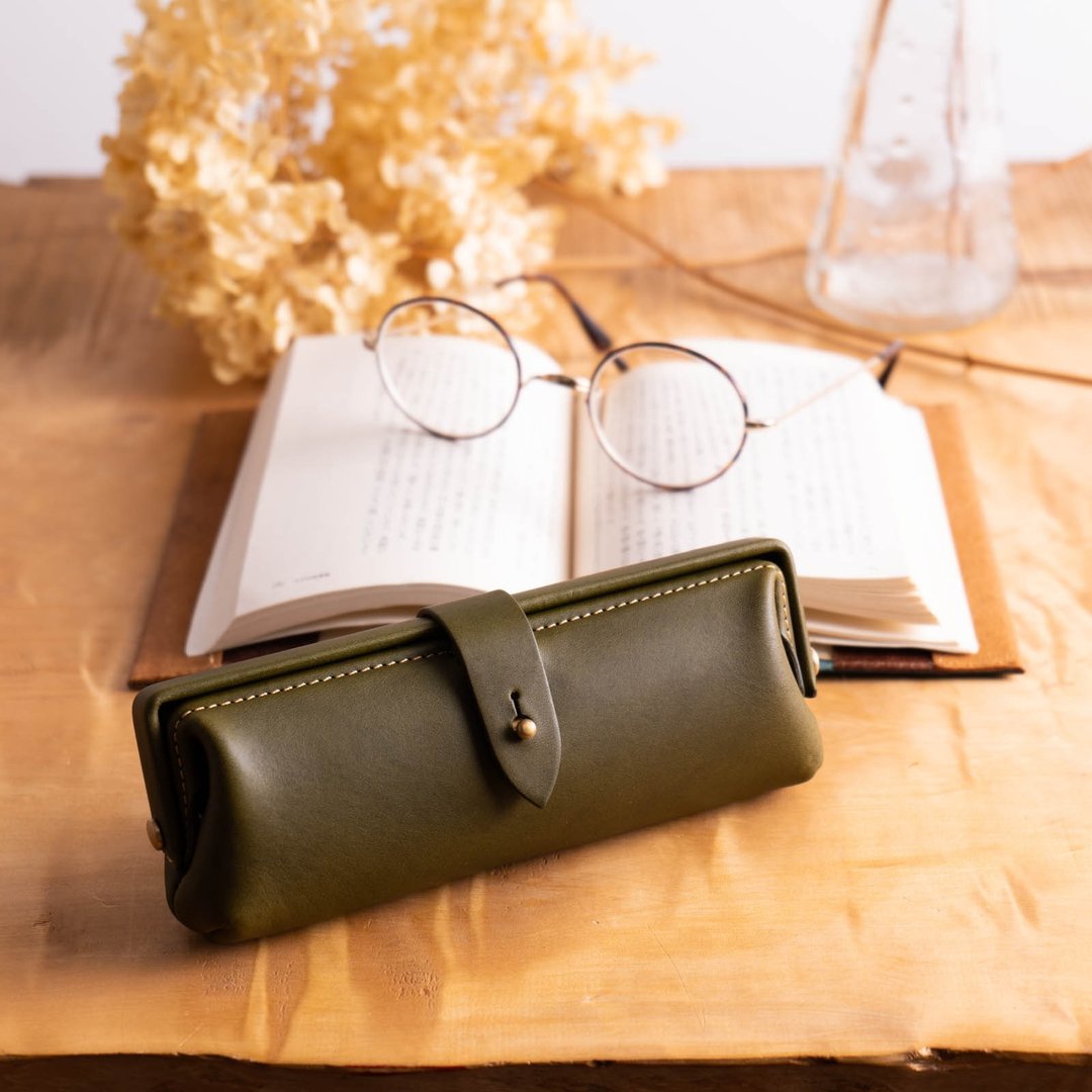 Paka-glass Slim #Olive Italian Leather Glasses Case [Enrollment Celebration] [Job Celebration] [Customizable Gift] - 眼镜盒/眼镜布 - 真皮 绿色