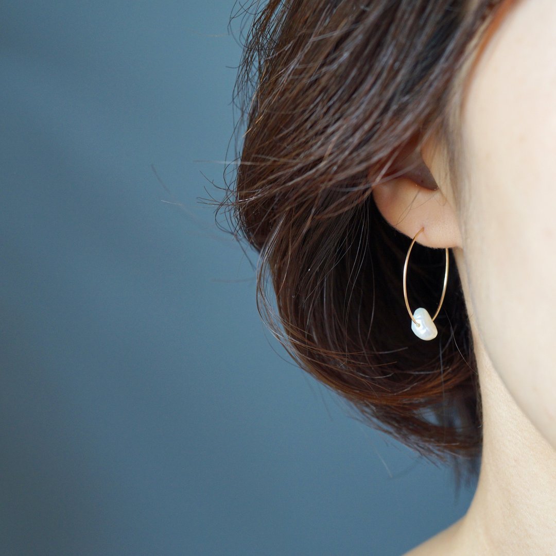 14kgf Pearl Hoop Earrings - 耳环/耳夹 - 宝石 