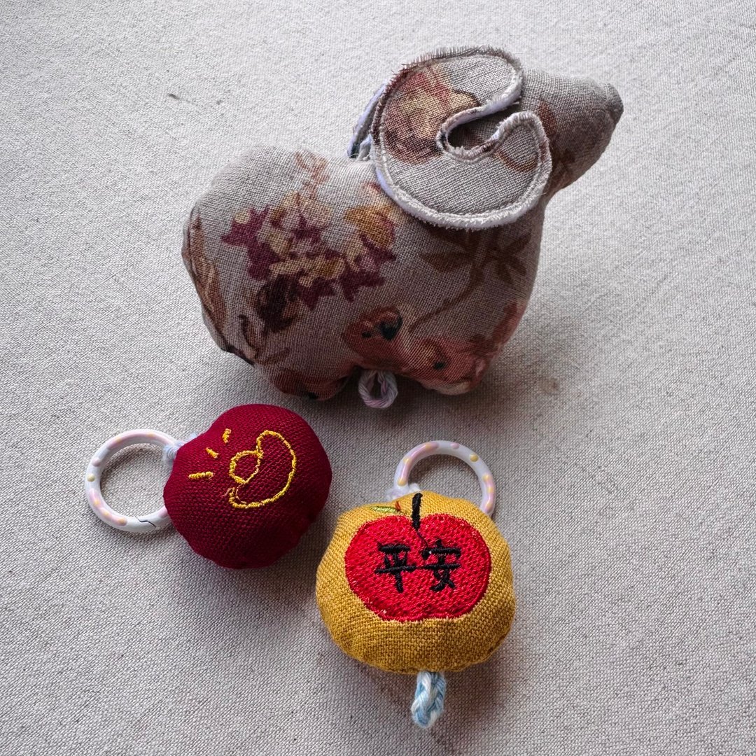 【年年是猫年】- 小羊来了。复古乡村风小吊饰 - 吊饰 - 棉．麻 多色