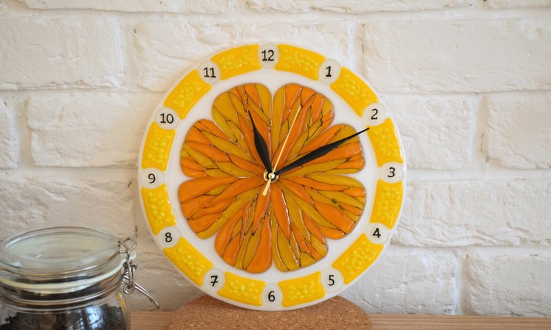 Fused glass clock with lemon - 时钟/闹钟 - 玻璃 橘色