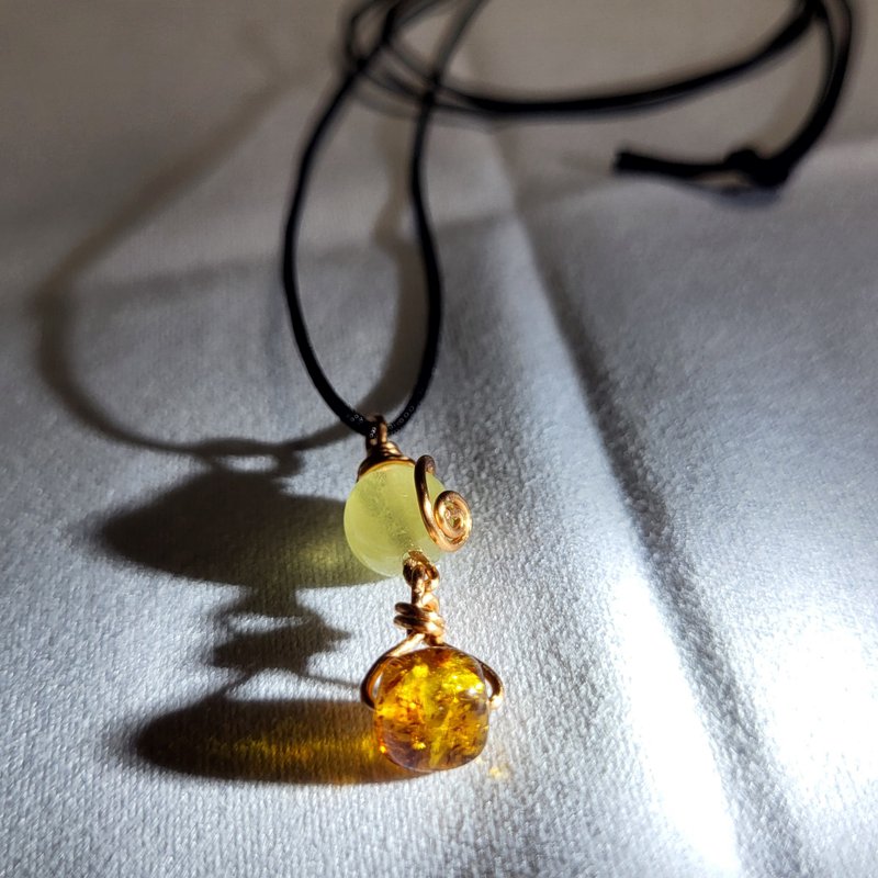•思考• 黄金葡萄石 复古金属 设计款绕线吊坠 - 项链 - 水晶 橘色