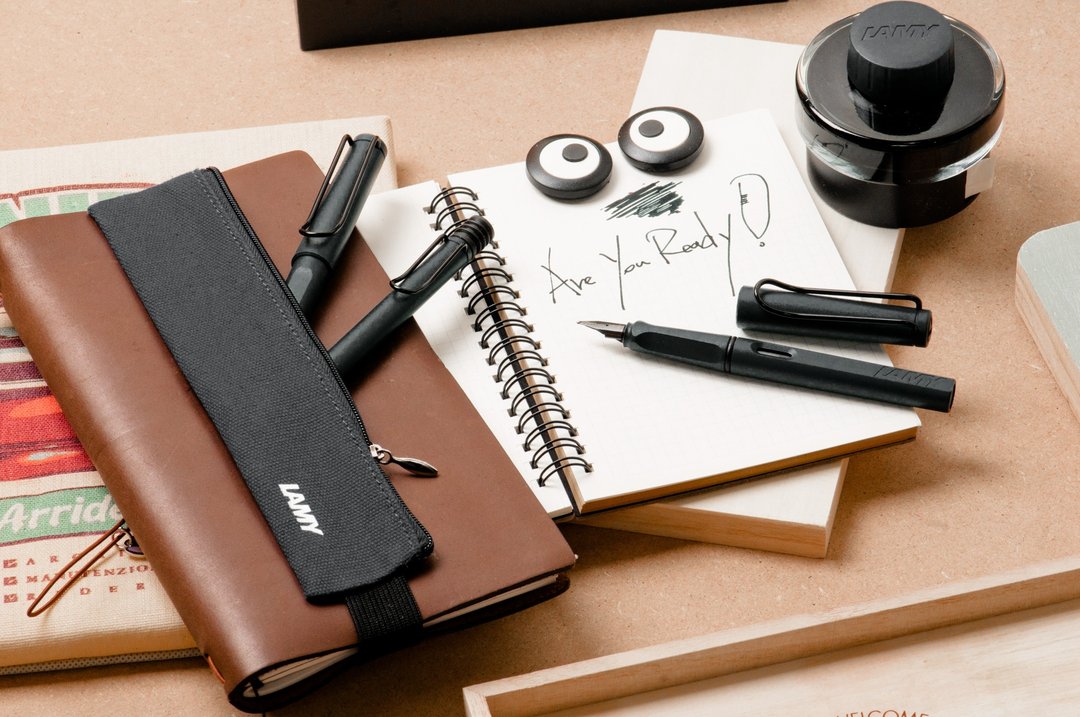 LAMY 笔袋 / 经典系列  - 束带式A5笔袋 - 黑色 - 铅笔盒/笔袋 - 棉 黑色