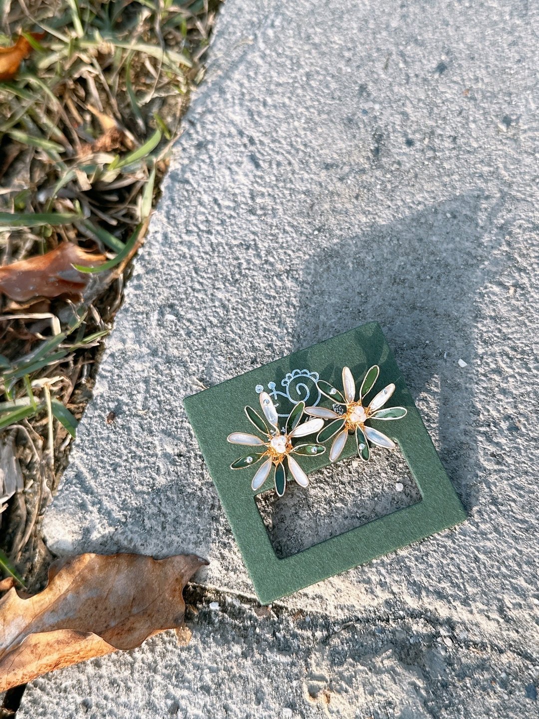 立体水晶花 | 贴耳式 - 耳环/耳夹 - 其他材质 绿色