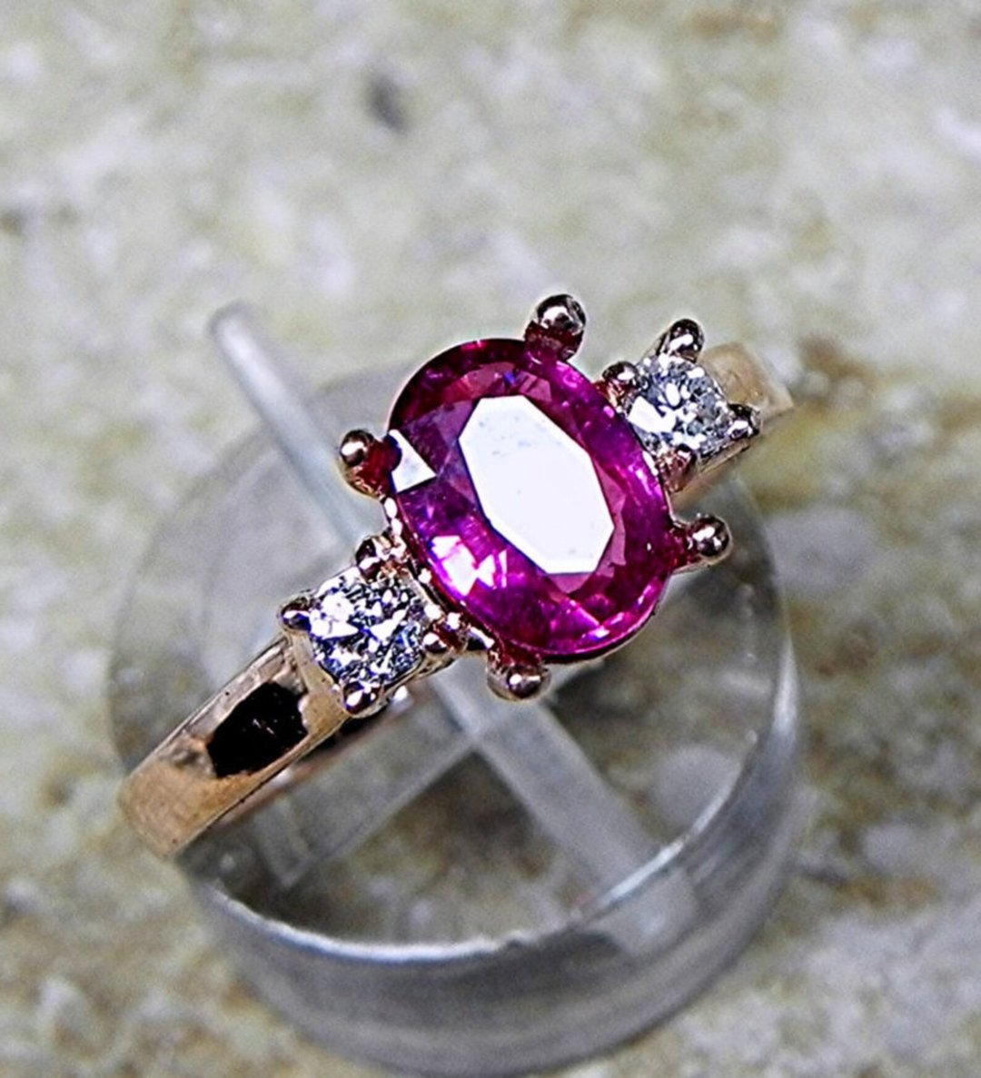 14K 玫瑰金戒指，镶嵌 8x6mm AAA 级粉色碧玺与 0.14 克拉钻石。产品代码 T86 1759 M - 戒指 - 宝石 紫色