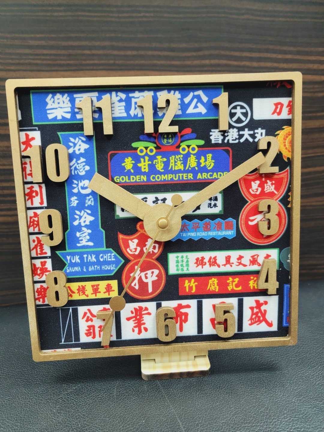 木制香港时钟 - 霓虹灯 - 时钟/闹钟 - 木头 