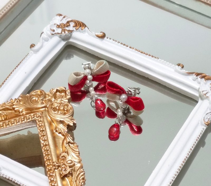 春仔花 缠花 双色蝴蝶结耳针 耳夹 可定制 多色 - 耳环/耳夹 - 绣线 多色