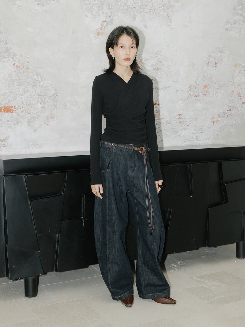 法式极简 / V领收腰针织上衣 / 不对称T恤 - 女装上衣 - 其他材质 黑色
