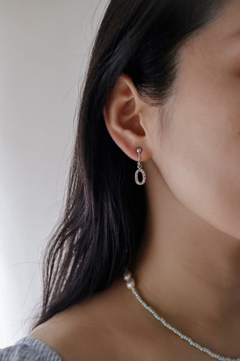 品牌经典logo耳环 - MISSMISS 初心 - 耳环/耳夹 - 银 银色