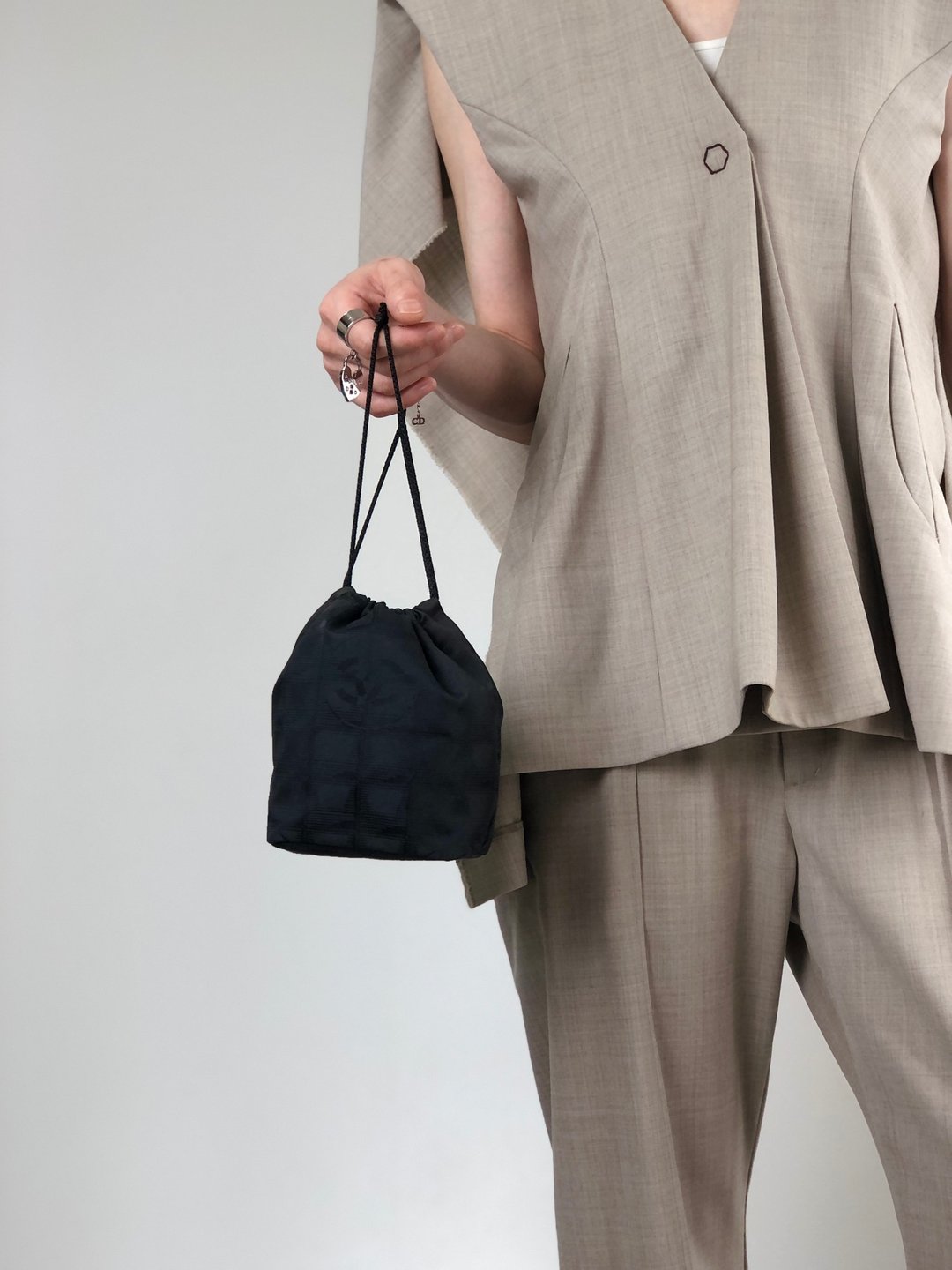 【日本直送 名牌中古包】CHANEL 香奈儿 New Travel Line 手提包 黑色 尼龙 束口袋 迷你包 vintage x7242n - 手提包/手提袋 - 尼龙 黑色