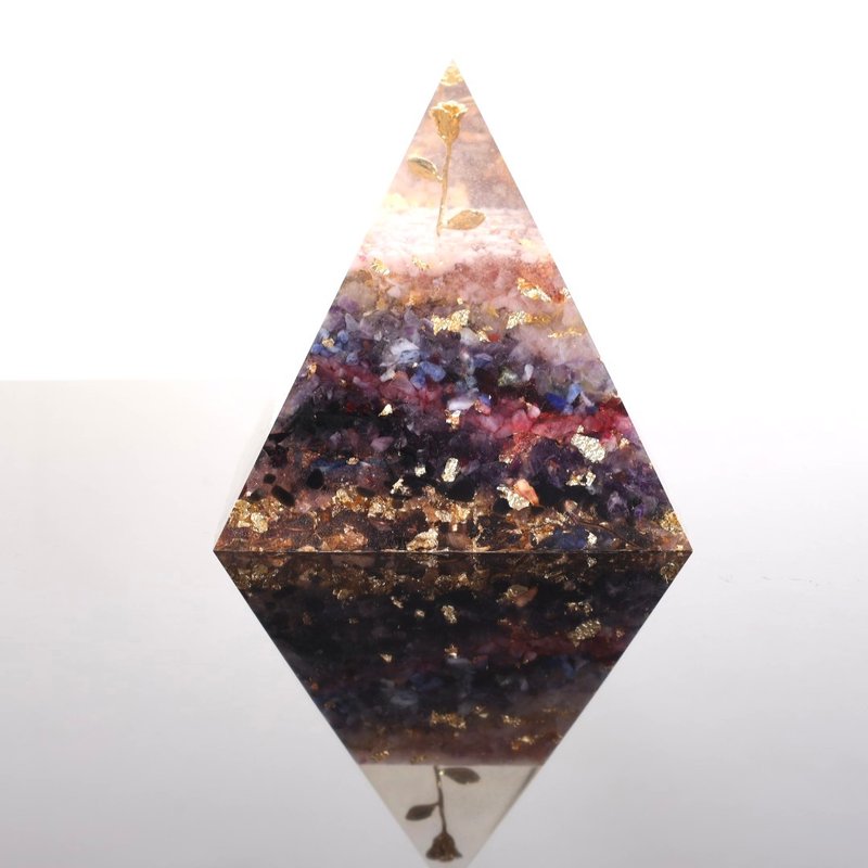 【特别订制】小王子的玫瑰特大晶矿金箔玫瑰能量金字塔奥钢水晶矿 - 摆饰 - 水晶 多色