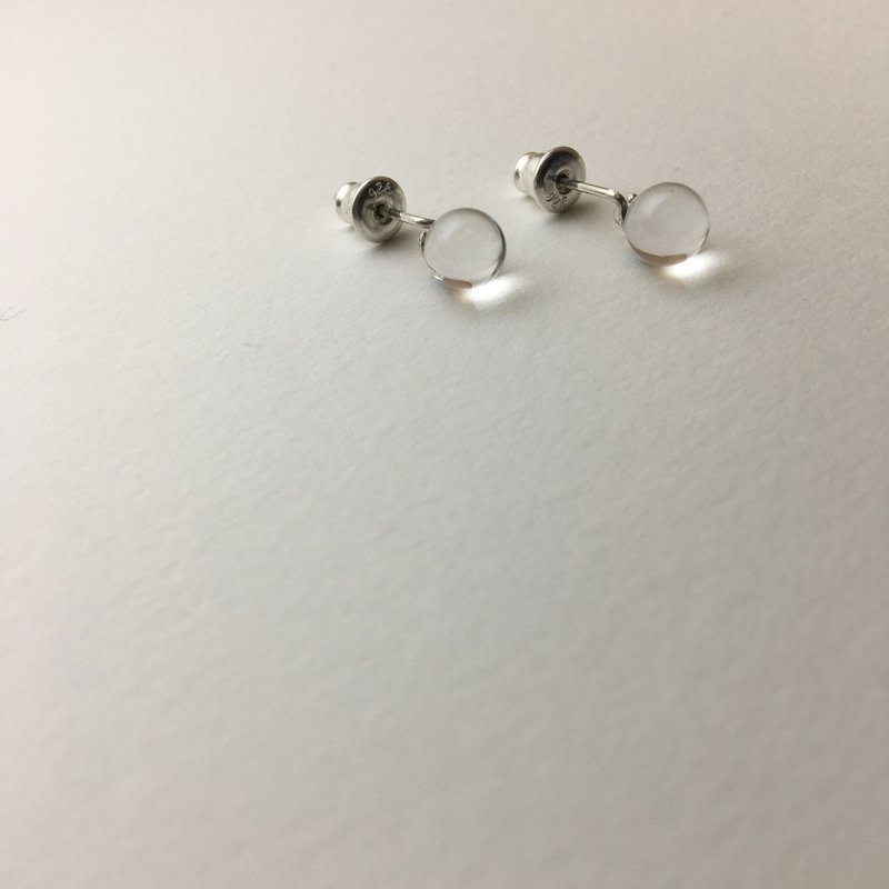 Round drop earring minimal earring craft jewelry - 耳环/耳夹 - 玻璃 透明