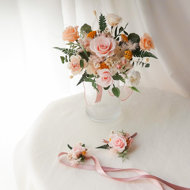 【婚礼捧花】 蜜桃粉永生花婚礼套组 (含捧花、手腕花、胸花) - 干燥花/捧花 - 植物．花 粉红色