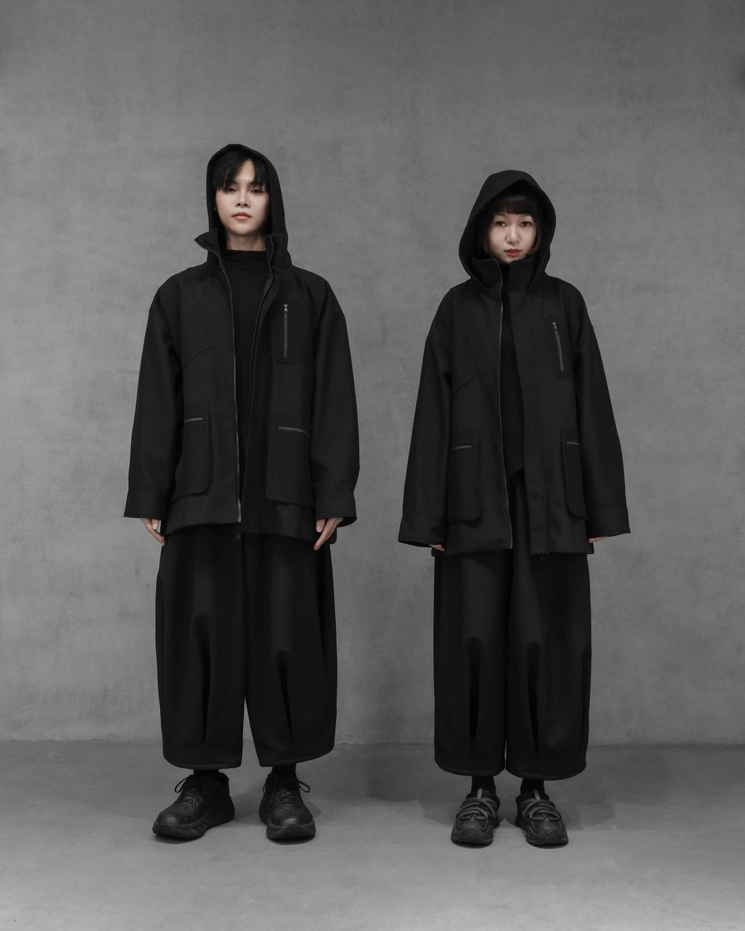 MUKK DESIGN 防泼水铺棉多口袋短外套 - 男装外套 - 聚酯纤维 黑色