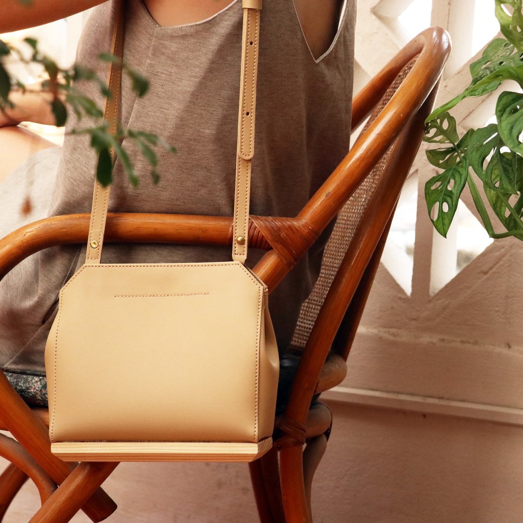 NG shoulder bag 单肩包 浅褐色的 - 手提包/手提袋 - 人造皮革 卡其色
