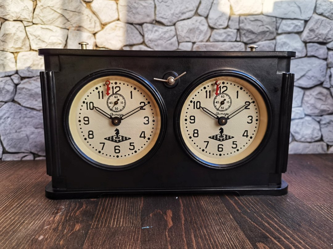 Vintage CHESS Tournament CLOCK JANTAR OCHZ Soviet Russia USSR carbolite rare - 时钟/闹钟 - 其他材质 黑色